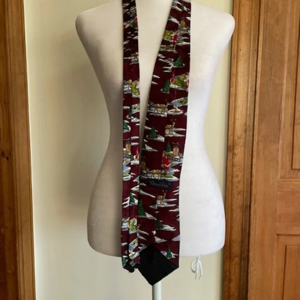 OSCAR DE LA RENTA Vintage Santa Golf Silk Tie
